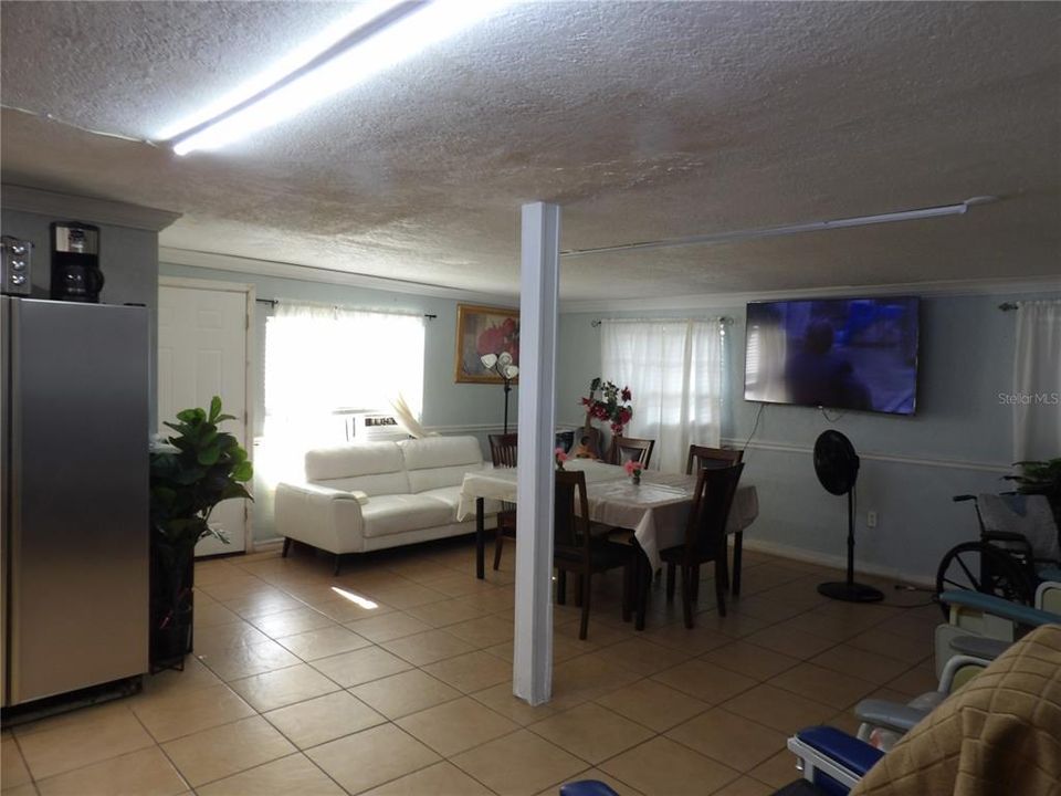 For Sale: $599,000 (7 beds, 7 baths, 2663 Square Feet)