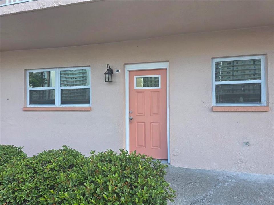 For Sale: $169,900 (1 beds, 1 baths, 1060 Square Feet)