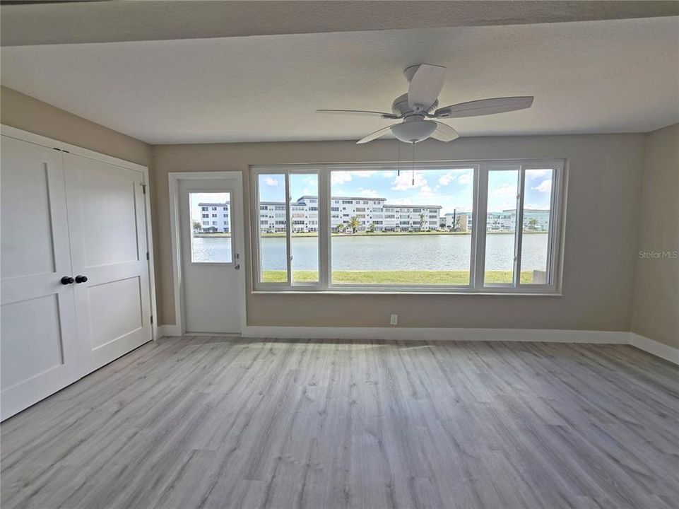 For Sale: $169,900 (1 beds, 1 baths, 1060 Square Feet)