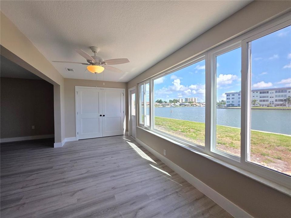 For Sale: $169,900 (1 beds, 1 baths, 1060 Square Feet)