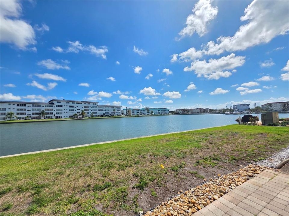 For Sale: $169,900 (1 beds, 1 baths, 1060 Square Feet)