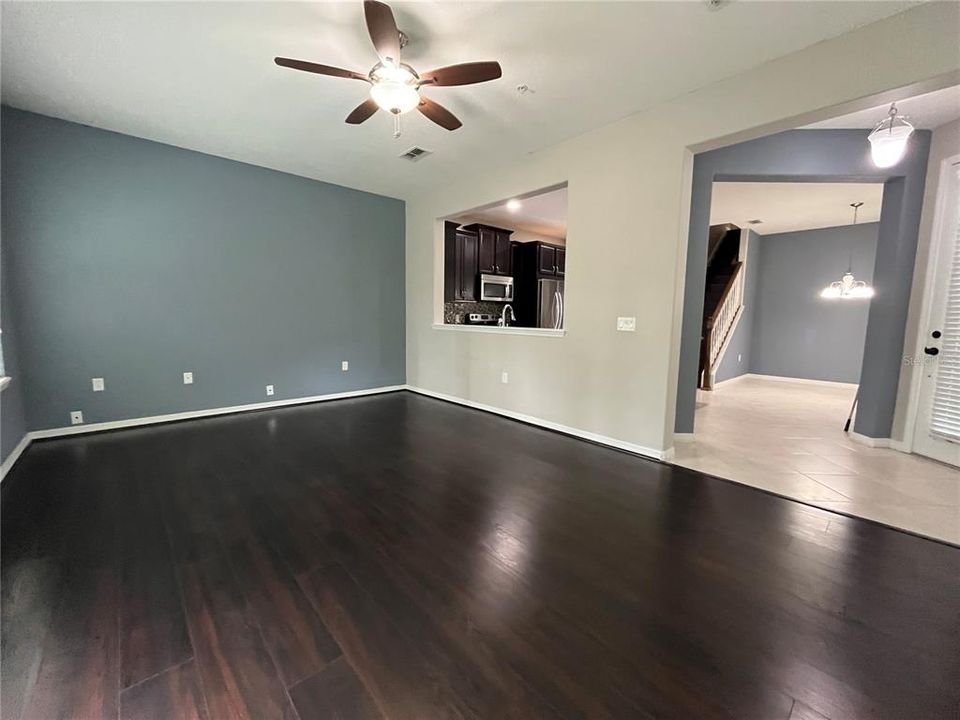 В аренду: $2,499 (3 спален, 2 ванн, 1735 Квадратных фут)