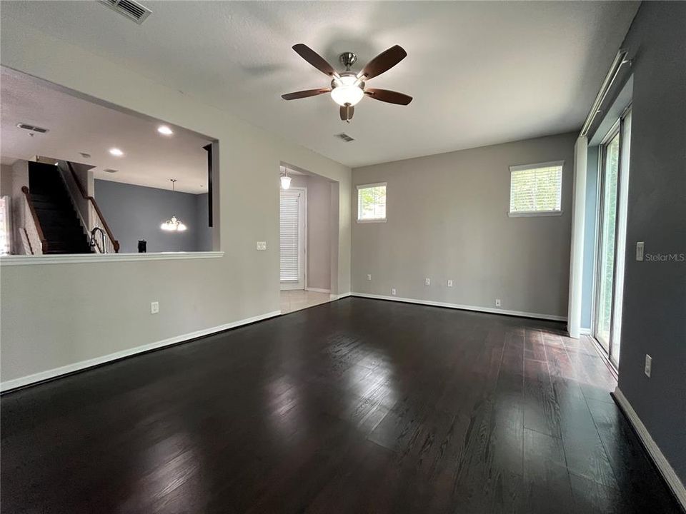 В аренду: $2,499 (3 спален, 2 ванн, 1735 Квадратных фут)
