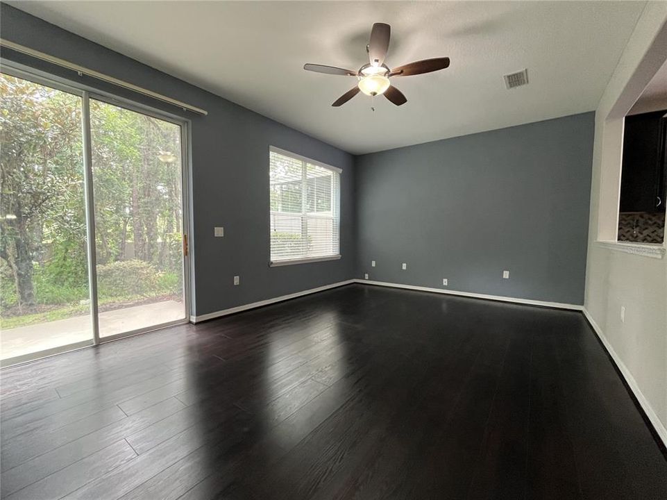 В аренду: $2,499 (3 спален, 2 ванн, 1735 Квадратных фут)