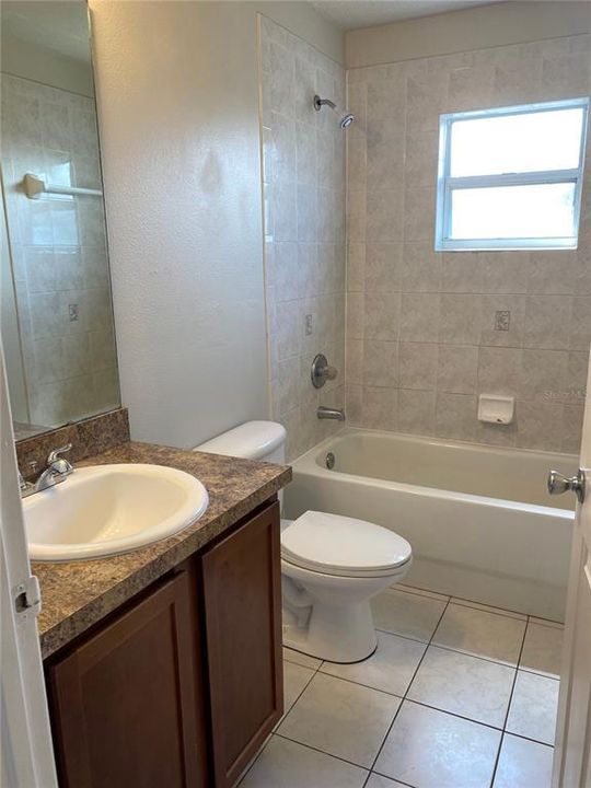 For Rent: $1,600 (3 beds, 1 baths, 1075 Square Feet)