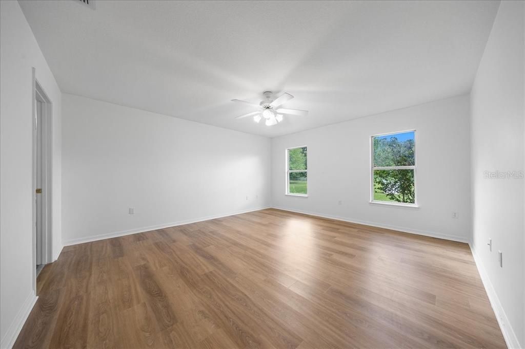 For Sale: $275,000 (3 beds, 2 baths, 1587 Square Feet)