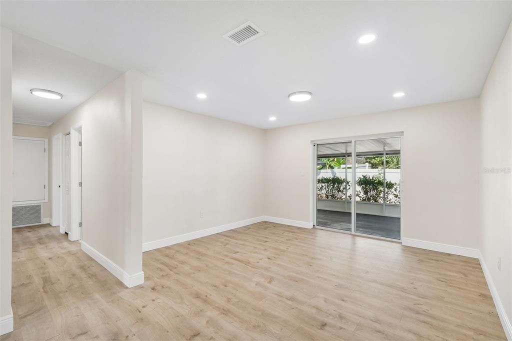 For Sale: $449,900 (4 beds, 2 baths, 1512 Square Feet)