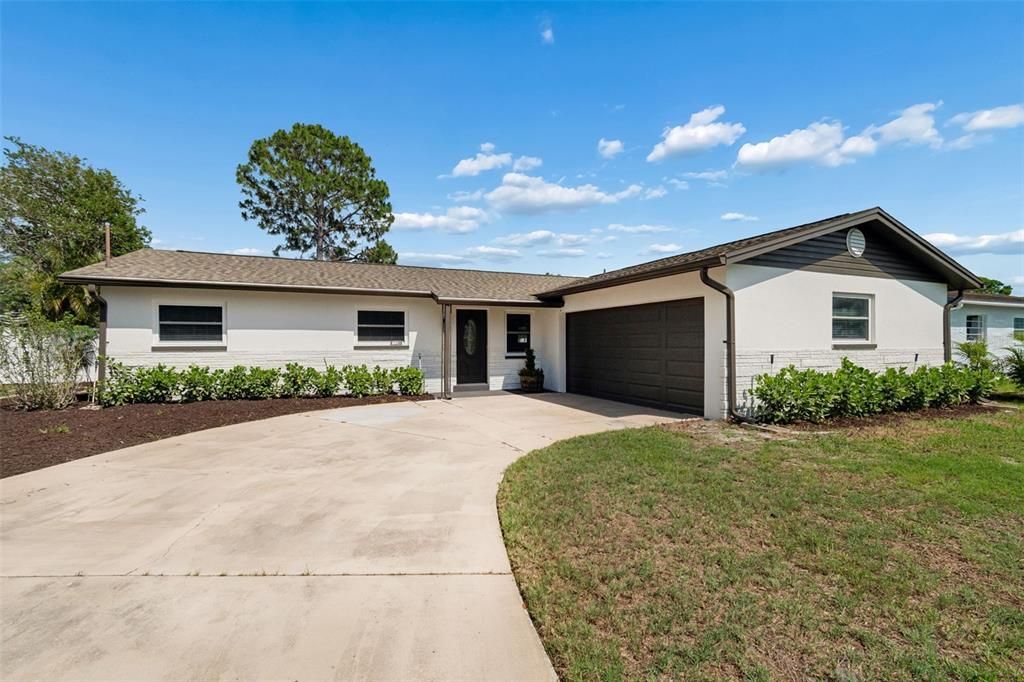 For Sale: $449,900 (4 beds, 2 baths, 1512 Square Feet)
