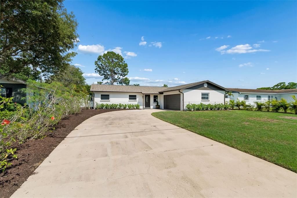 For Sale: $449,900 (4 beds, 2 baths, 1512 Square Feet)