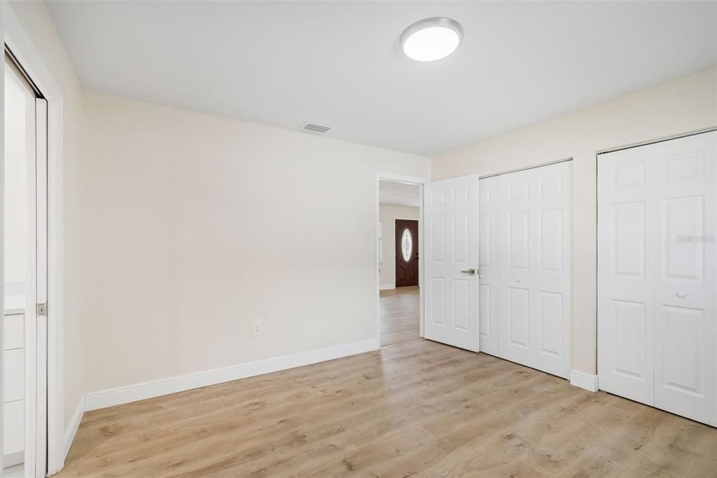 For Sale: $449,900 (4 beds, 2 baths, 1512 Square Feet)