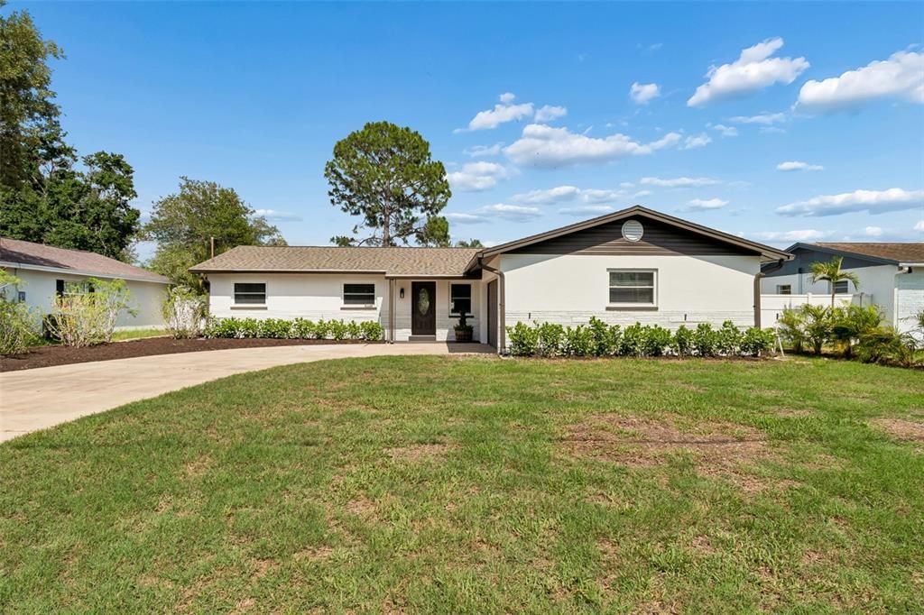 For Sale: $449,900 (4 beds, 2 baths, 1512 Square Feet)