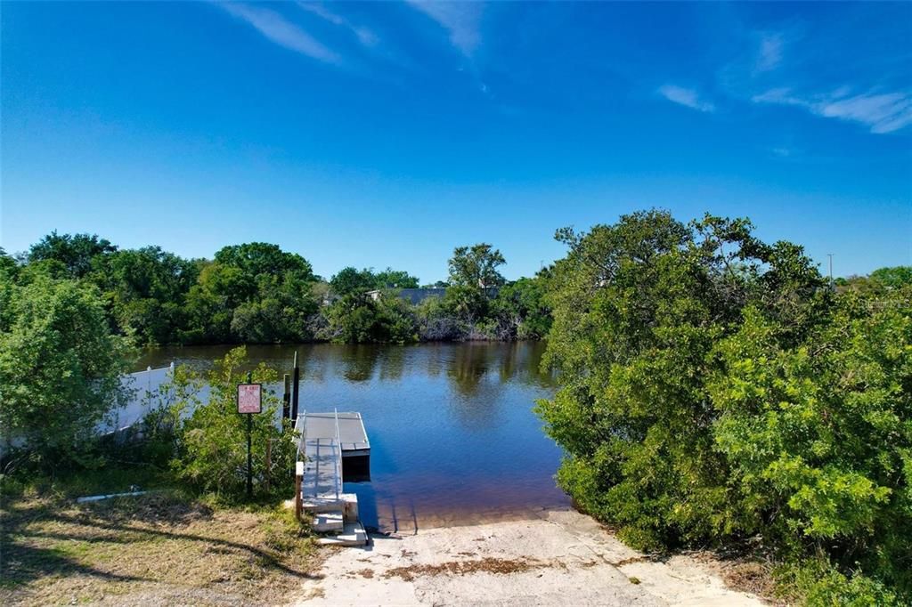 For Sale: $449,900 (4 beds, 2 baths, 1512 Square Feet)