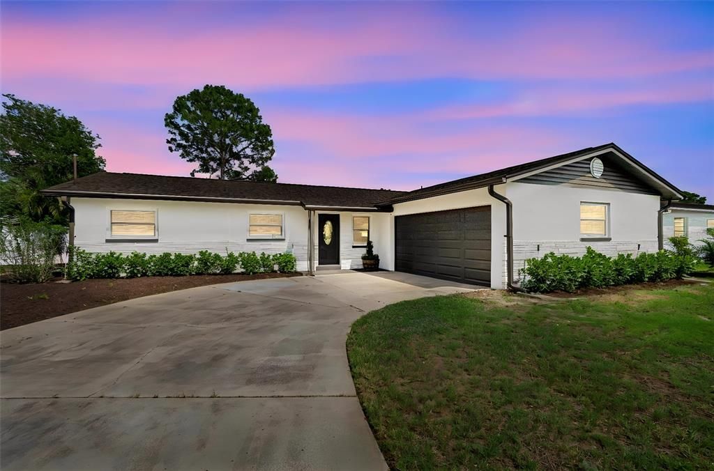 For Sale: $449,900 (4 beds, 2 baths, 1512 Square Feet)