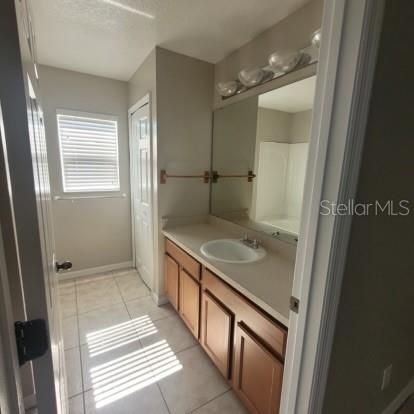 For Rent: $1,995 (3 beds, 2 baths, 1601 Square Feet)