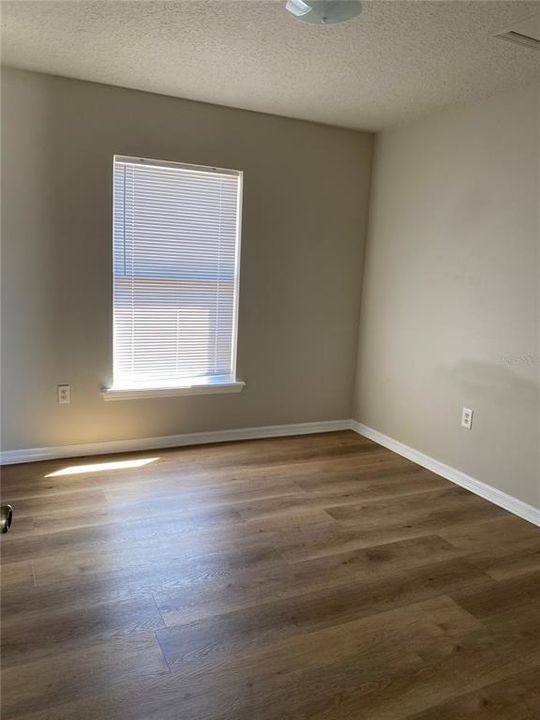 For Rent: $1,600 (3 beds, 1 baths, 1075 Square Feet)