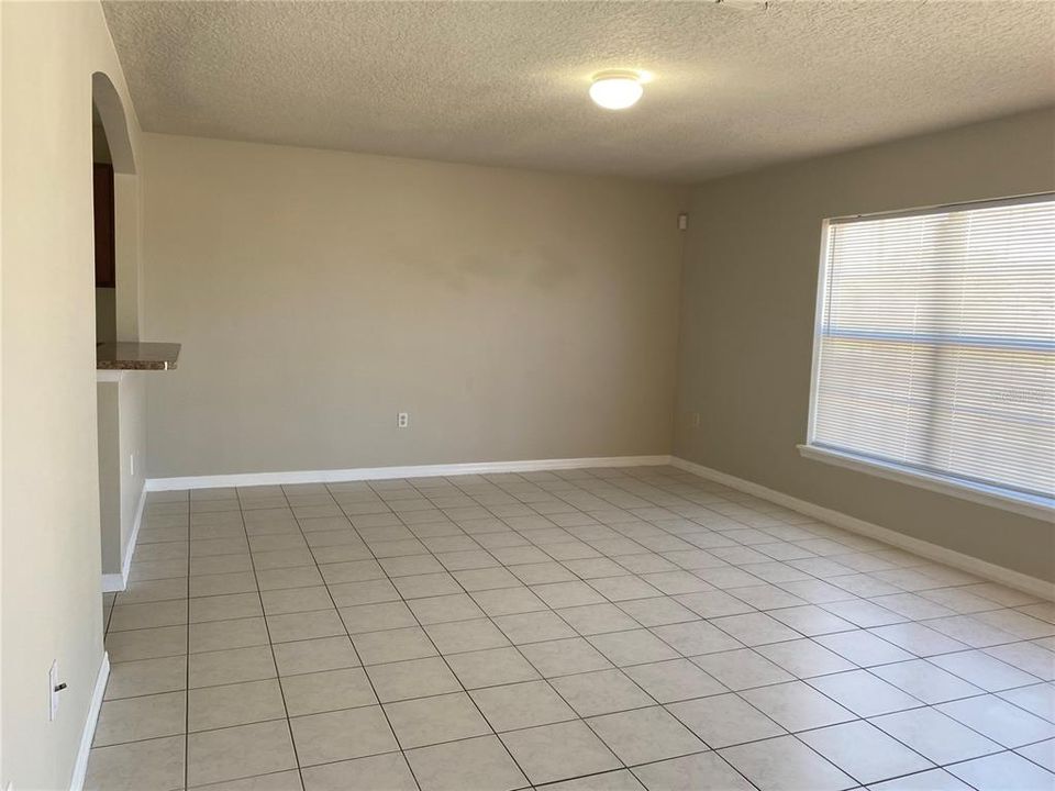 For Rent: $1,600 (3 beds, 1 baths, 1075 Square Feet)