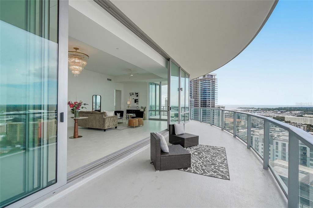 For Sale: $2,695,000 (3 beds, 3 baths, 2380 Square Feet)