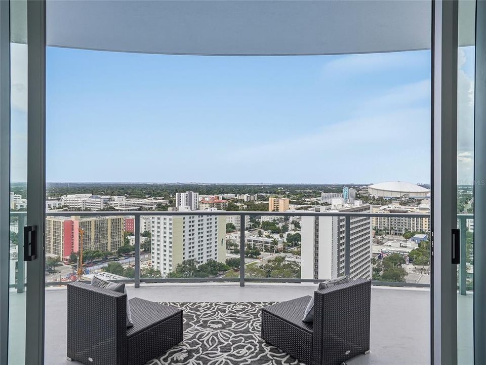For Sale: $2,695,000 (3 beds, 3 baths, 2380 Square Feet)