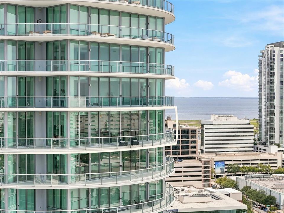 For Sale: $2,695,000 (3 beds, 3 baths, 2380 Square Feet)