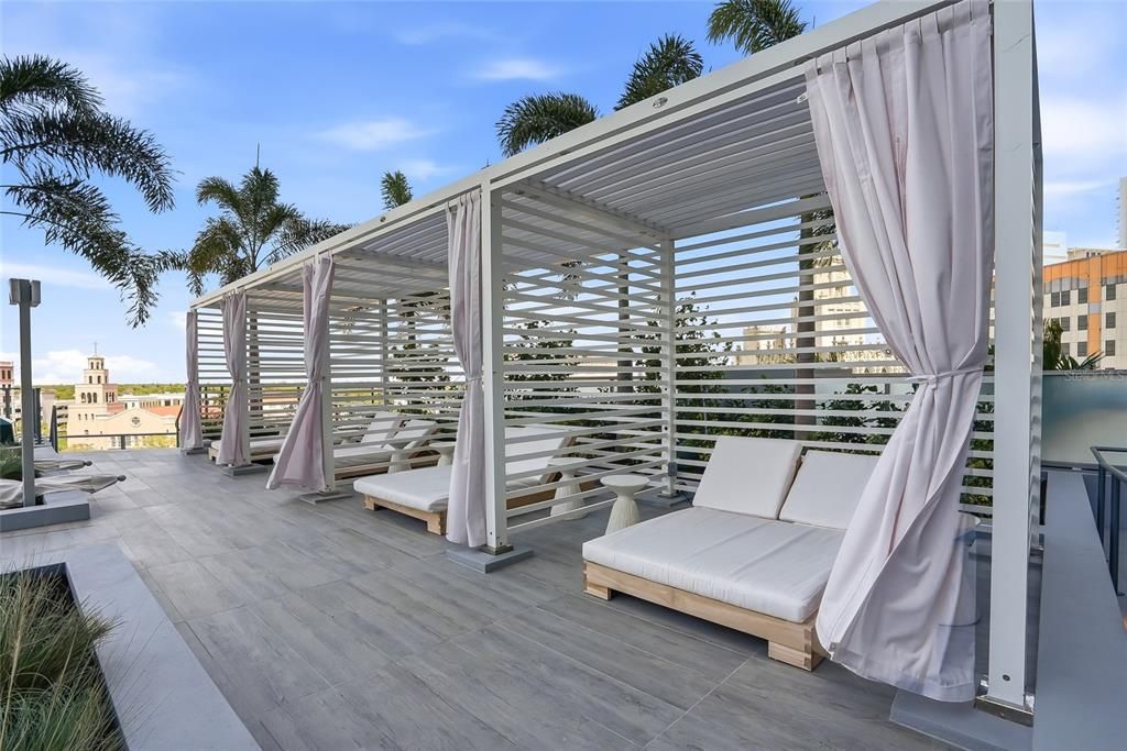 For Sale: $2,695,000 (3 beds, 3 baths, 2380 Square Feet)