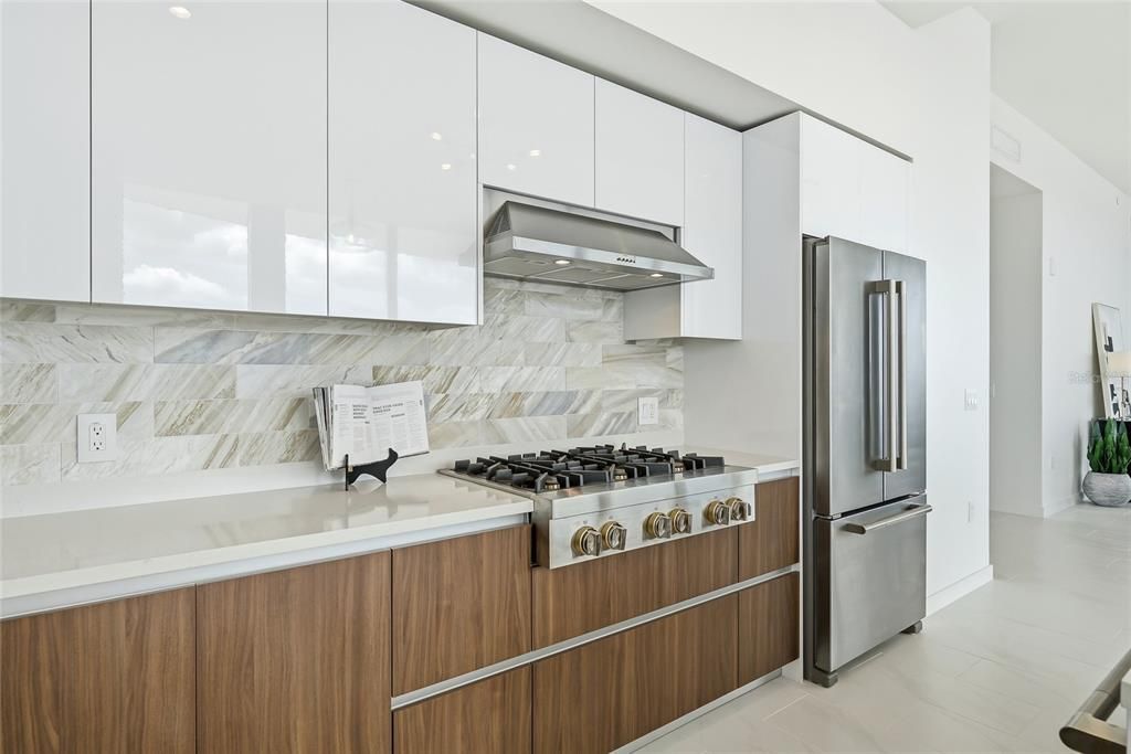 For Sale: $2,695,000 (3 beds, 3 baths, 2380 Square Feet)