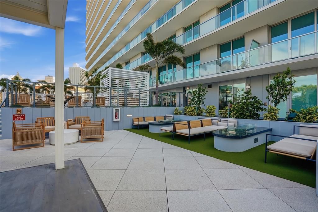 For Sale: $2,695,000 (3 beds, 3 baths, 2380 Square Feet)