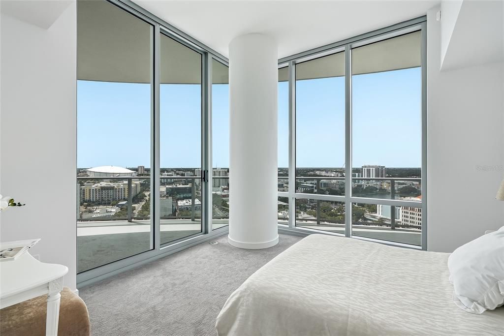 For Sale: $2,695,000 (3 beds, 3 baths, 2380 Square Feet)