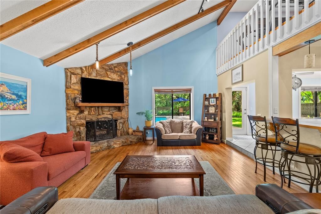 For Sale: $585,000 (3 beds, 2 baths, 1998 Square Feet)