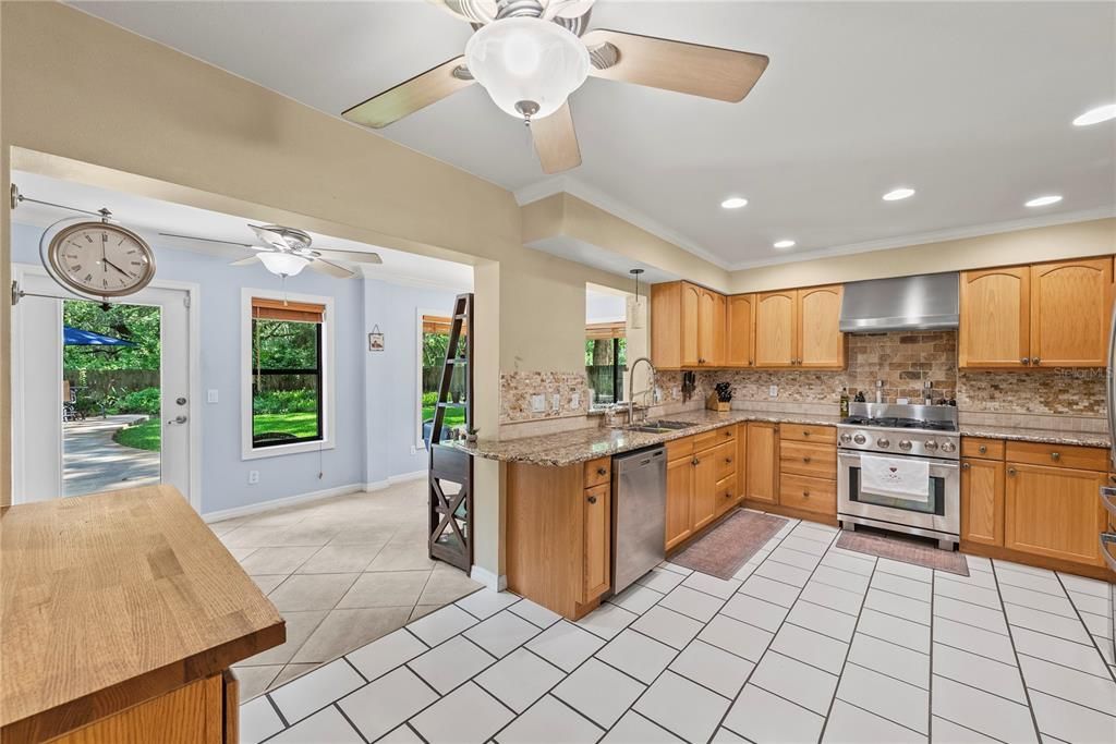 For Sale: $585,000 (3 beds, 2 baths, 1998 Square Feet)