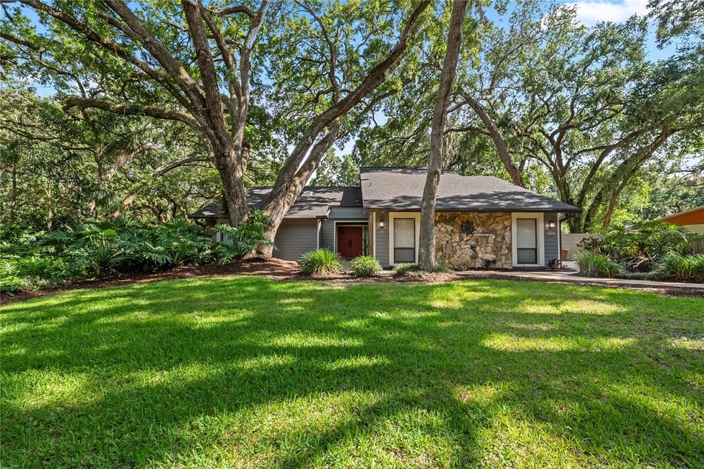 For Sale: $585,000 (3 beds, 2 baths, 1998 Square Feet)