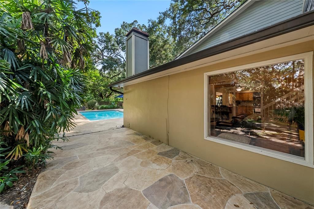 For Sale: $585,000 (3 beds, 2 baths, 1998 Square Feet)