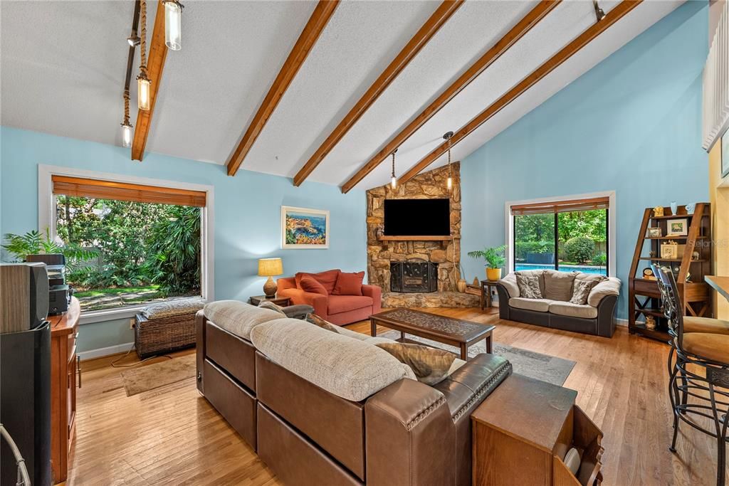 For Sale: $585,000 (3 beds, 2 baths, 1998 Square Feet)