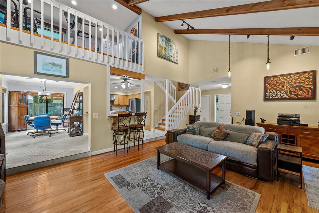 For Sale: $585,000 (3 beds, 2 baths, 1998 Square Feet)