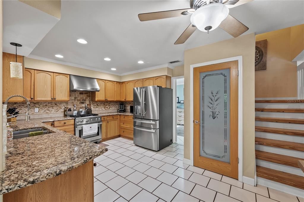 For Sale: $585,000 (3 beds, 2 baths, 1998 Square Feet)