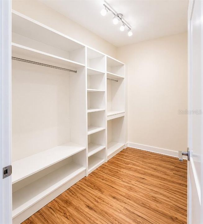 For Sale: $489,000 (3 beds, 2 baths, 1837 Square Feet)
