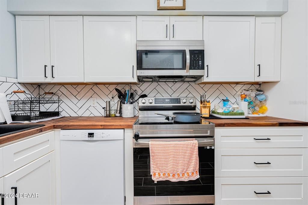 В аренду: $1,995 (2 спален, 2 ванн, 1428 Квадратных фут)