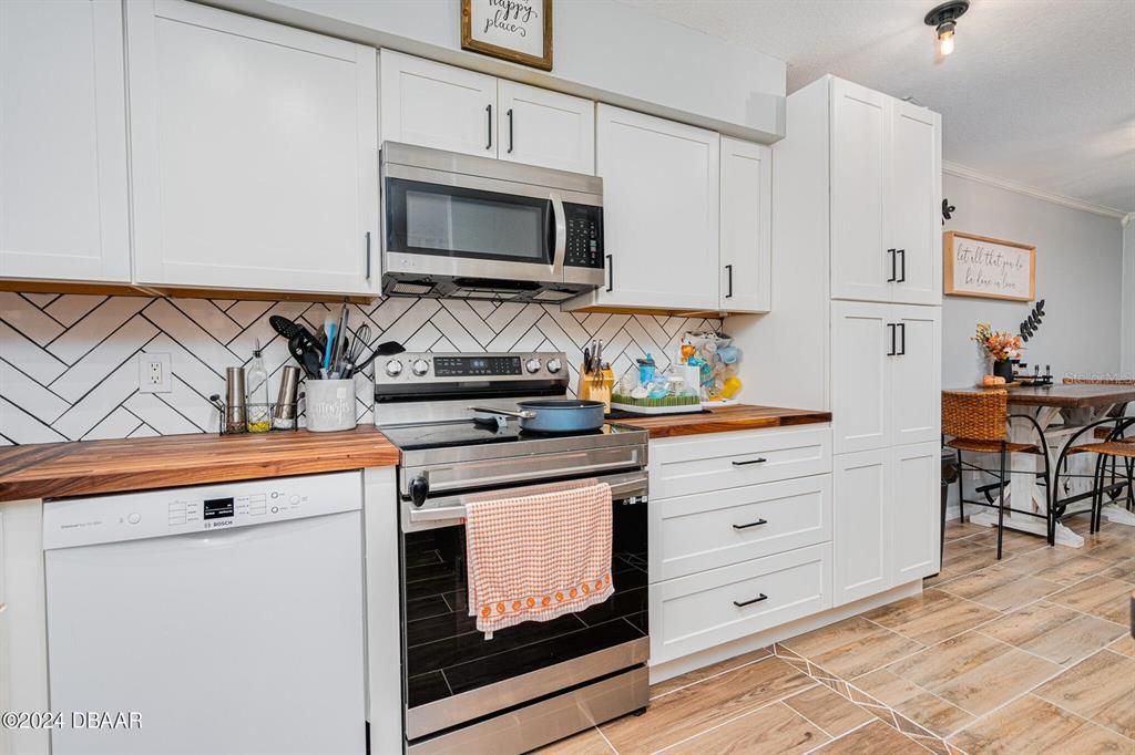 В аренду: $1,995 (2 спален, 2 ванн, 1428 Квадратных фут)
