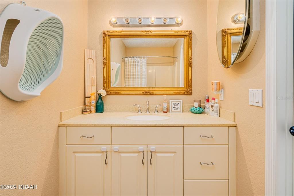 В аренду: $1,995 (2 спален, 2 ванн, 1428 Квадратных фут)