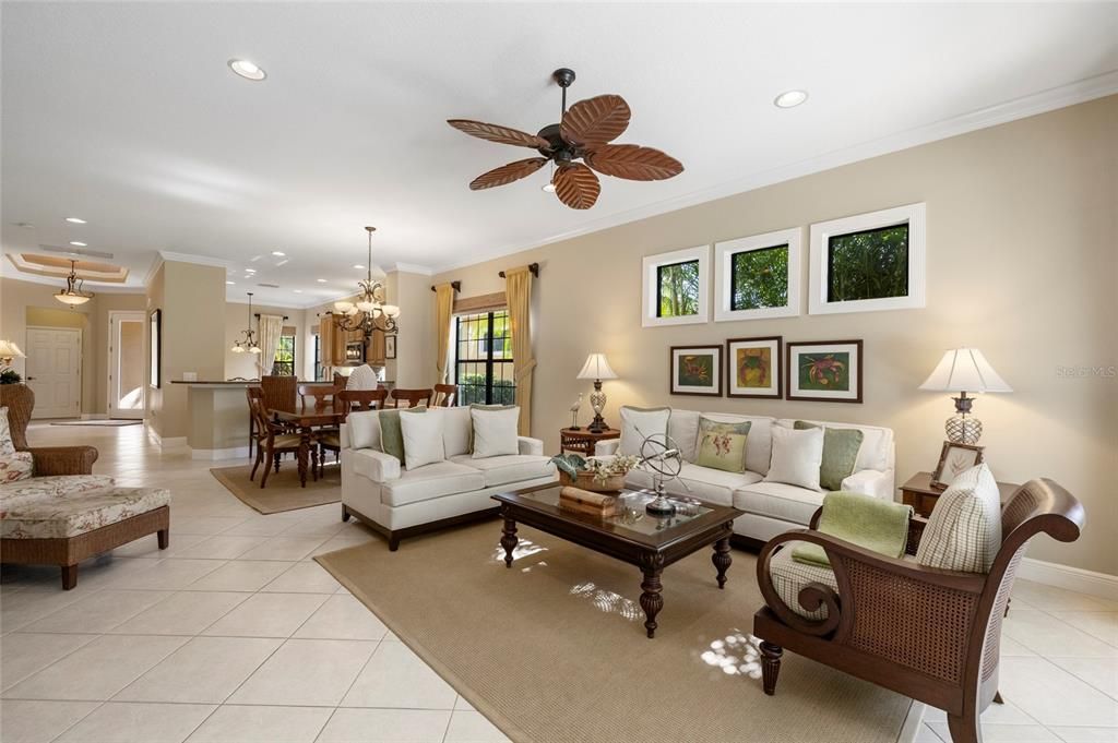 For Sale: $580,000 (2 beds, 2 baths, 1919 Square Feet)