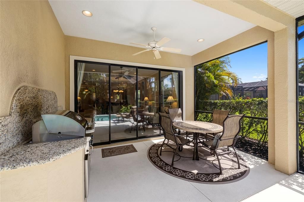For Sale: $580,000 (2 beds, 2 baths, 1919 Square Feet)