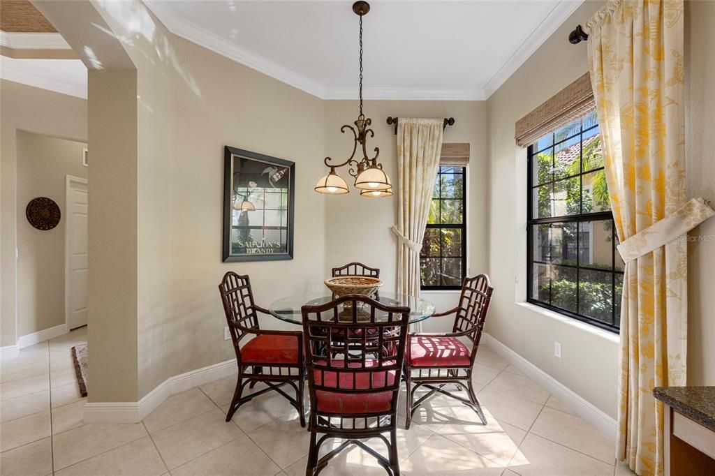 For Sale: $580,000 (2 beds, 2 baths, 1919 Square Feet)
