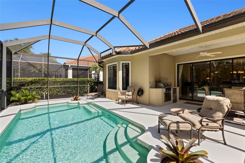 For Sale: $580,000 (2 beds, 2 baths, 1919 Square Feet)