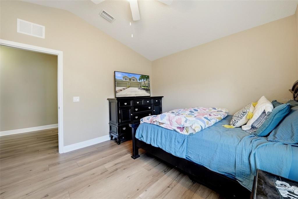 For Sale: $393,000 (3 beds, 2 baths, 1700 Square Feet)