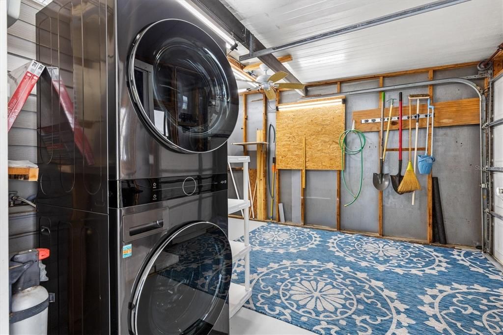 For Sale: $227,000 (2 beds, 2 baths, 936 Square Feet)