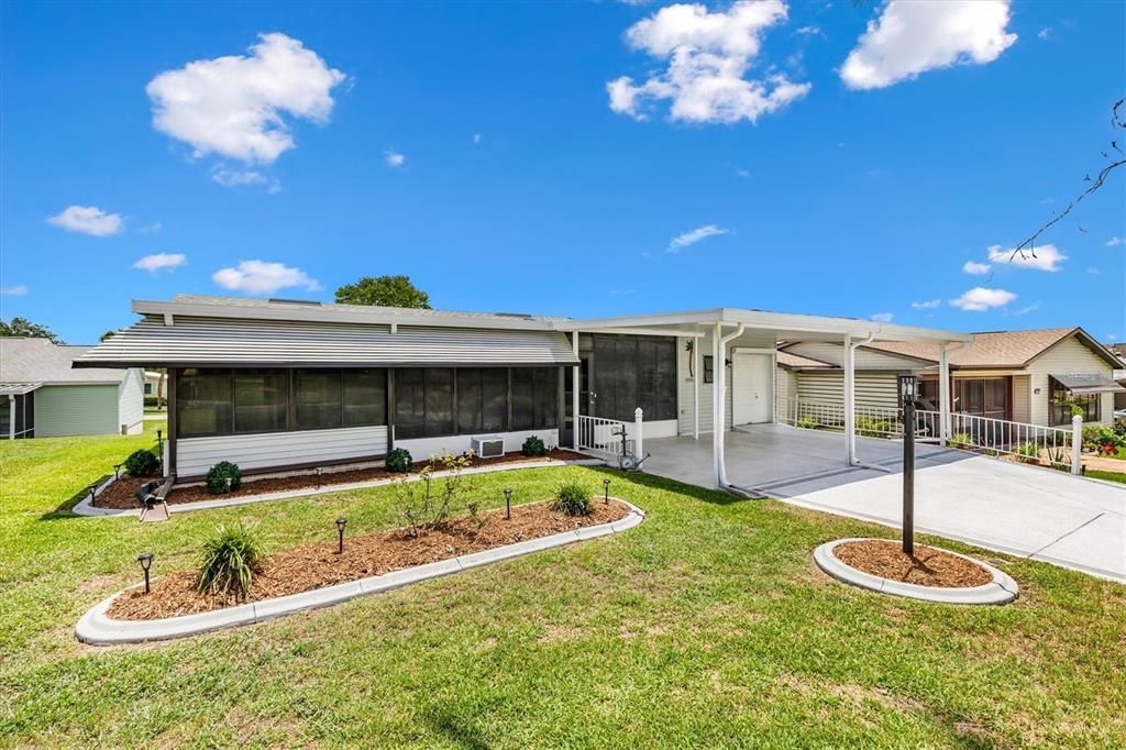 For Sale: $227,000 (2 beds, 2 baths, 936 Square Feet)