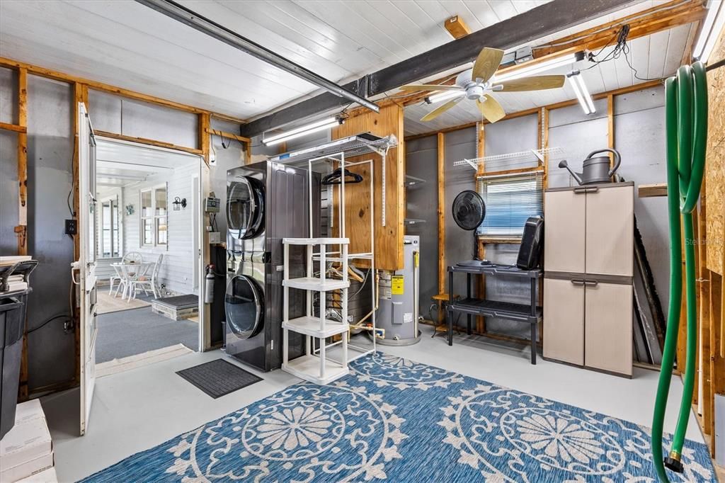 For Sale: $227,000 (2 beds, 2 baths, 936 Square Feet)