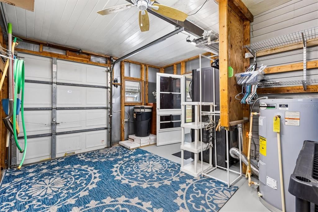 For Sale: $227,000 (2 beds, 2 baths, 936 Square Feet)
