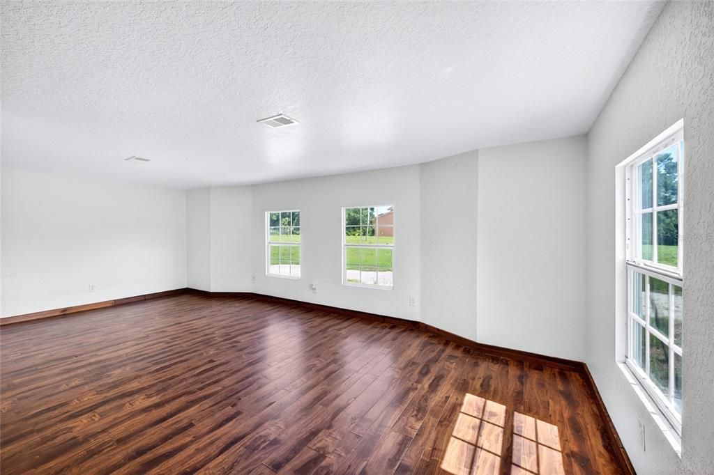For Sale: $460,000 (3 beds, 2 baths, 1440 Square Feet)