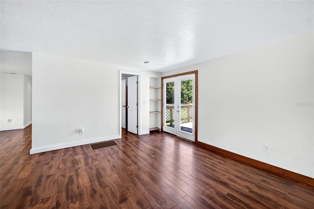 For Sale: $460,000 (3 beds, 2 baths, 1440 Square Feet)