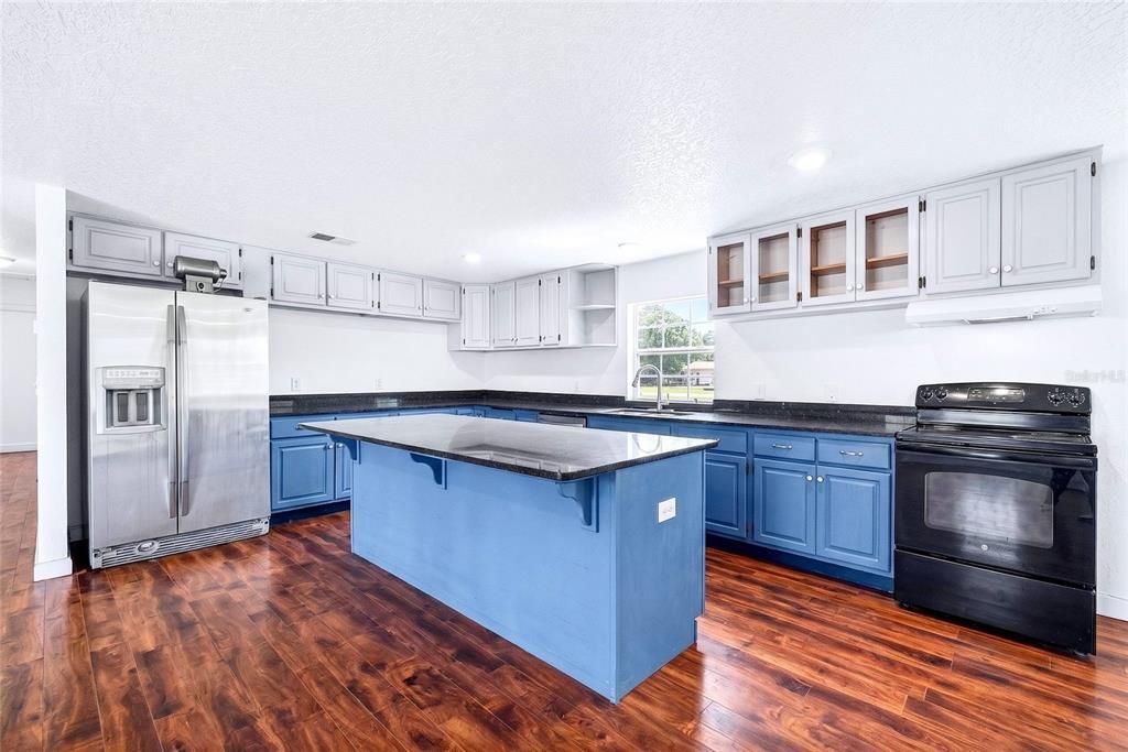 For Sale: $460,000 (3 beds, 2 baths, 1440 Square Feet)